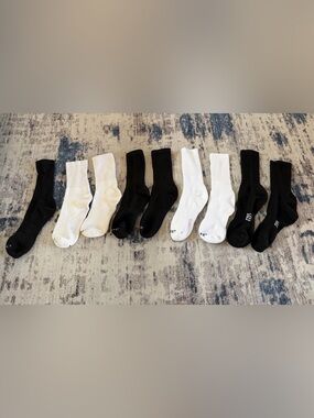 Pro Feet Men's Crew Athletic Socks - Black & White